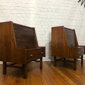 Mid Century Modern Walnut Pair Nightstands