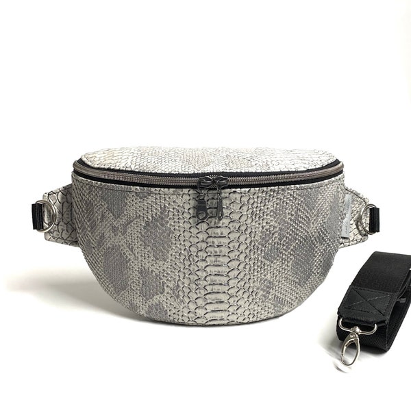 Tasche mit Schlangenmuster| Crossbody Bag grau | Crossover Tasche Schlangenleder Optik | Graue Umhängetasche Damen | Große Bauchtasche grau