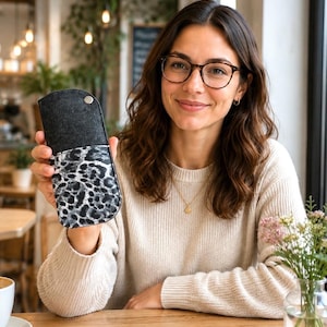 Brillenetui mit Leopardenmuster, Leo Brillentasche, Kunstleder Brillentasche, Brillen Aufbewahrung, Brillenetui mit Druckknopf, Filz Etui