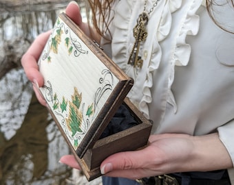 Healer’s Ivy : Dice Box ~ 5.25” x 3.5 x 2.5” ~ Dungeons and Dragons Dice Box ~ Handmade Dice Box ~ Painted Box ~ Dice NOT Included