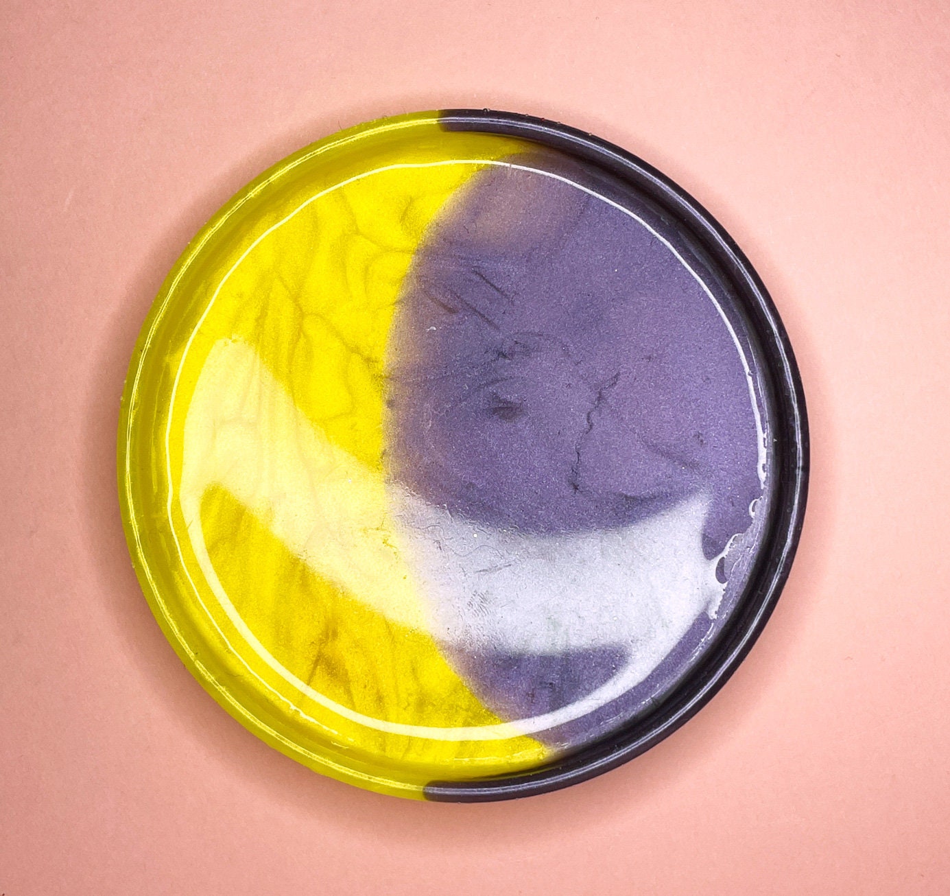 Vide Poche Rond en Silicone Violet et Jaune