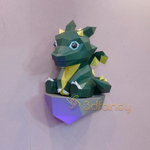 Drago Papercraft PDF, modello SVG per la creazione di drago 3D su una roccia da carta, drago artigianale di carta fai da te per l'arredamento della stanza kawaii, carta Lowpoly
