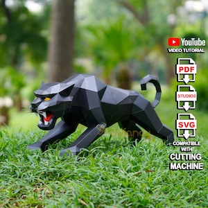 Angry Black Panther Papercraft SVG Modèle PDF – Sculpture en papier 3D low poly à faire soi-même pour des projets Cricut, un modèle en papier cartonné, une décoration d'intérieur ou un cadeau