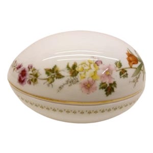 1970s Wedgwood Mirabelle Floral Egg Ring Box or Trinket Box