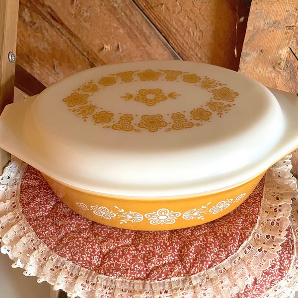 Vintage Pyrex Dish With Lid