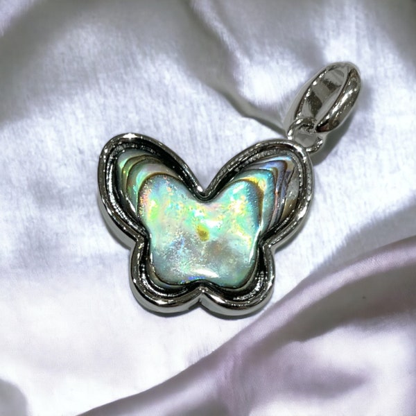 Pendentif papillon nacre abalone en Pierre naturelle