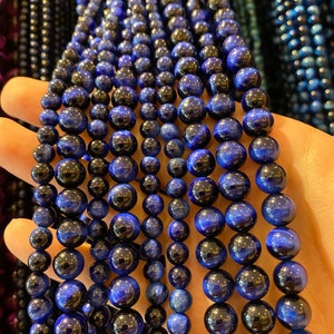 90 blaue Tigerauge-Perlen in 4 mm, 6 mm (x63), 8 mm (x48), 10 mm (x38), Güteklasse AAA+, glatte Halbedelsteinperle, Tigerauge-Stein
