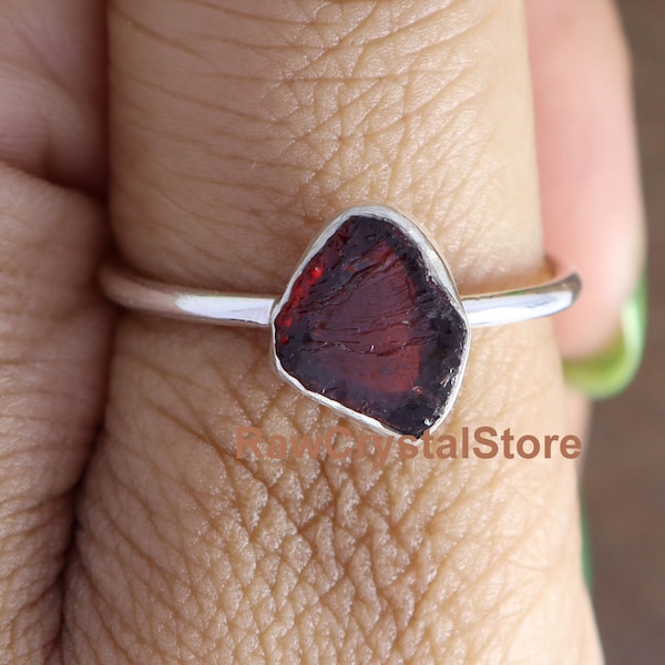 Raw Garnet Ring, Genuine Garnet Raw Ring, Organic Uncut Raw Crystal Ring, 925 Silver Ring, Rough Stone Ring, Minimalist Band Ring, Midi Ring