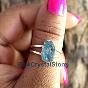 Raw Aquamarine Ring, Natural Aquamarine Rough Ring, Sterling Silver Ring, Healing Aquamarine Raw Crystal Ring, Bezel Ring, Double Band Ring