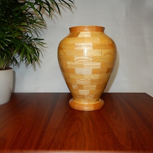 Wooden vase, Segmented vase, Ash wood vase, Vase made of natural wood, Handmade vase, Living room flower vase, Wood vase for flowers