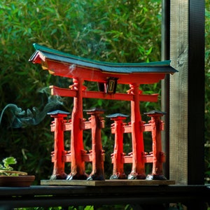 Schwimmendes Torii-Tor, japanischer roter Schrein, Shintoismus, japanisches Volk, Hokusai, Berg Fuji