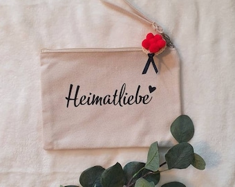 Personalisierte Kosmetiktasche "Heimatliebe" mit Bollenhutanhänger / Schminktasche /Beautybag