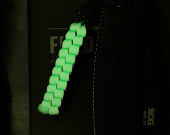 Glow In The Dark and Reflective Black Square Knot 550 Paracord Knife Lanyard