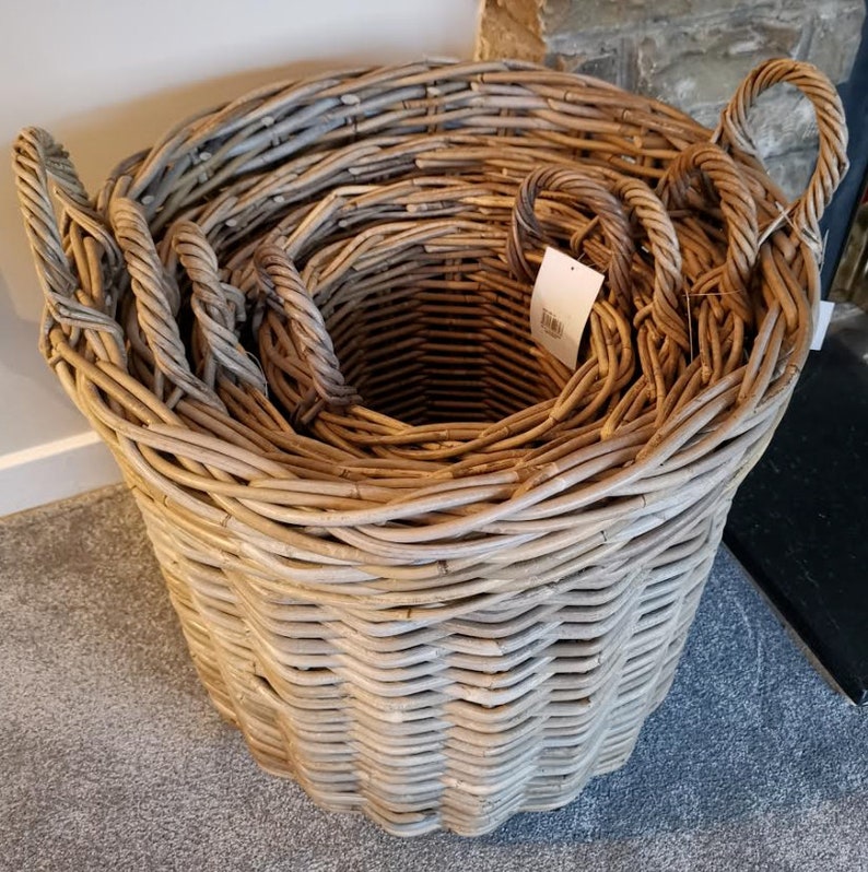 Super Strong Round Wicker Log Basket with Handles Rattan Storage Rustic Home FREE DELIVERY Bild 5