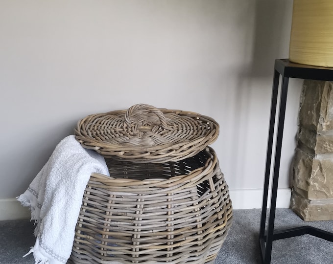 Round Lidded Chunky Rattan Laundry Basket with Cut Out Handles