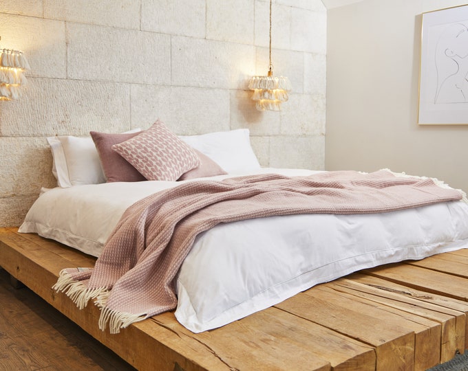 High Quality Pure New Wool Large Waffle Blanket / Throw Made In The UK - 140 x 240cm - Dusky Pink