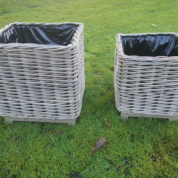 Strond & Sturdy Chunky Rattan Square Planters on Feet - Fully Lined