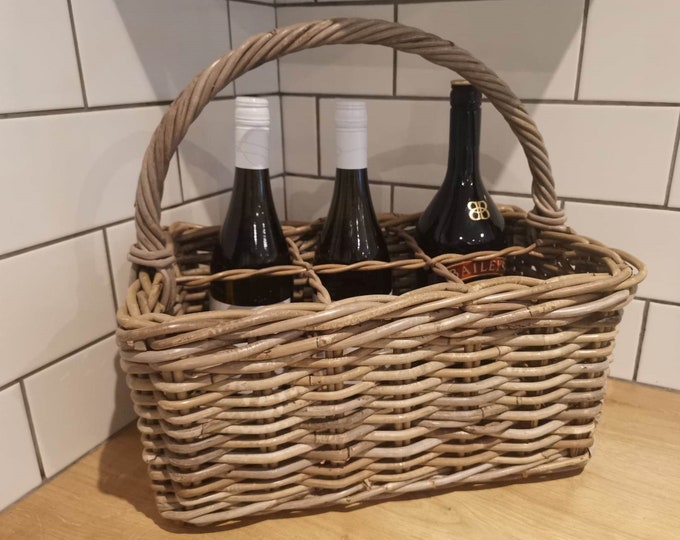 Rustic Bottle / Glass Holder - Wine Rack - Country Kitchen - Basket