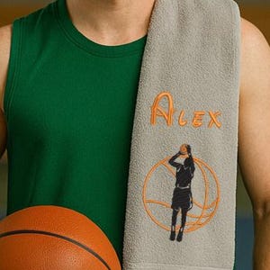 Personalisiertes Basketball Handtuch mit Wunschnamen | Sportlergeschenk | Weihnachtsgeschenk für Basketballspieler | Basketballer