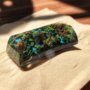 The Jungle Artisan Keycap – 2.25U SA Profile, Resin Handmade (Cherry MX, Nature Inspired)