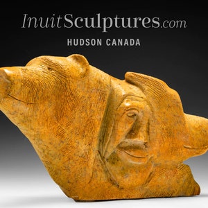 Orsi con uomo da 18 pollici di Edward Tasse *Abbraccio d&#39;orso* Scultura in pietra Inuit marrone, pietra originale per intaglio Inuit, nuova, canadese