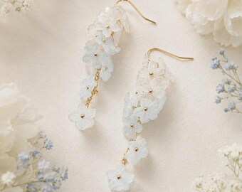 Pendientes de racimo de flores azules, colgantes florales en cascada, joyería floral nupcial, accesorios "Algo azul", pendientes para fiestas en el jardín