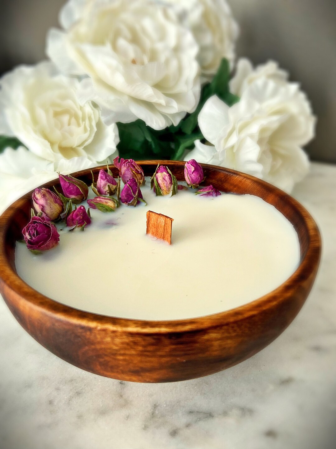 100% Natural Dried Roses Adorn This Scented Soy 9 Oz Candle in ...