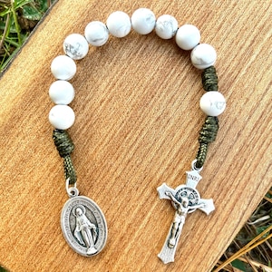 One Decade Rosary, Pocket Rosary, Catholic, Stone Beads, Handmade, Miraculous Medal, Howlite