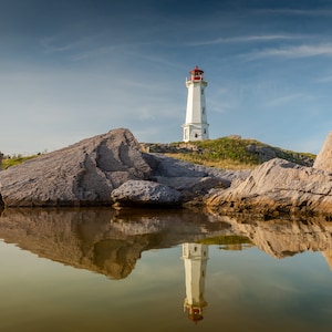 Historische Louisbourg Leuchtturm Bewachung des Atlantiks, Schöne Küsten Leuchtturm Fotos - Fine Art Fotografie Drucke, Leinwand, Metall