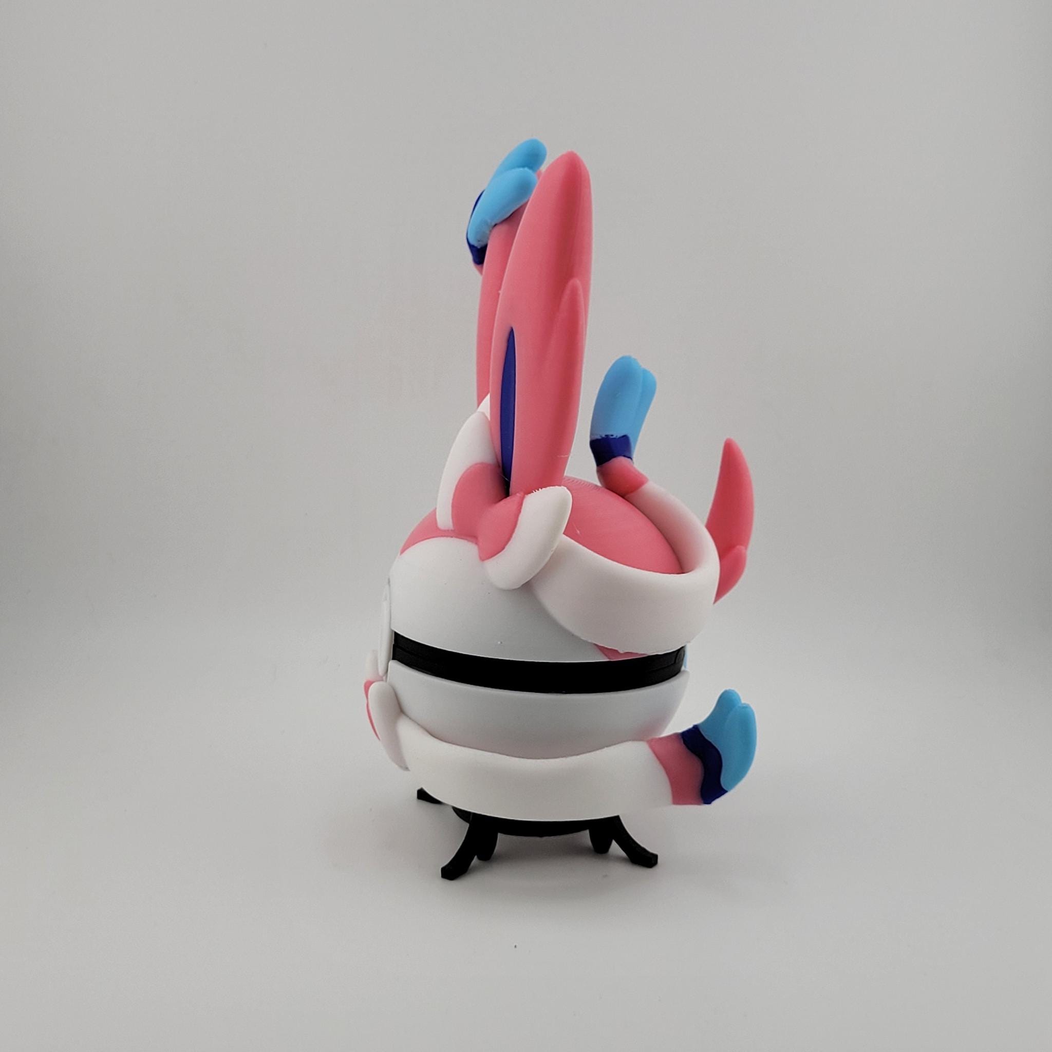 ニンフィアモンスターボール、イーブイの進化形、ポケモンの