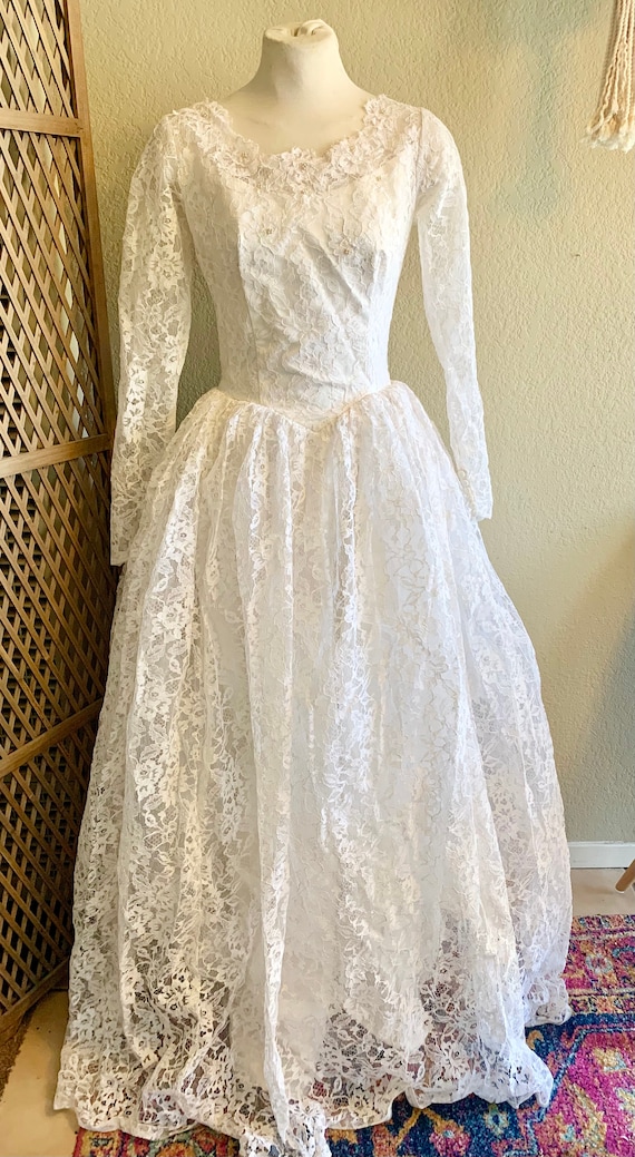 Vintage 1950s Chantilly Lace Wedding Dress Long Sleev… Gem — free download