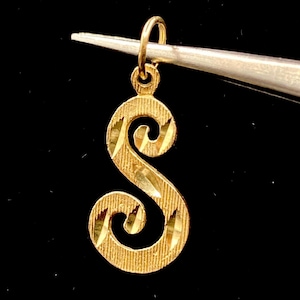 14K Yellow Gold Initial “S” Pendant 0.6GR