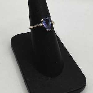 14k Yellow Gold Pear-Shaped Tanzanite and Diamond Accent Ring – 2.2g