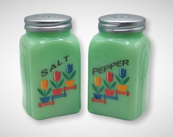 Jadeite Glass Tulip Flowers Salt & Pepper Shaker Set - Depression Style, Vintage, Milk Glass, Retro Decor, Jade, Kitchen, Jar, Cooking, Bowl