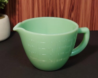 Jadeite Glass 2 Cup Measuring Cup & Mixing Bowl w/ Markers - Depression Style, Vintage, Cooking, Farmhouse, Kitchenware, Milk Glass, Retro