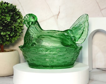 Green Depression Style Glass Hen on Nest Covered Candy Dish, Vintage Style Nesting Chicken, Farmhouse, Cookie Jar, Retro Home Decor, Bowl
