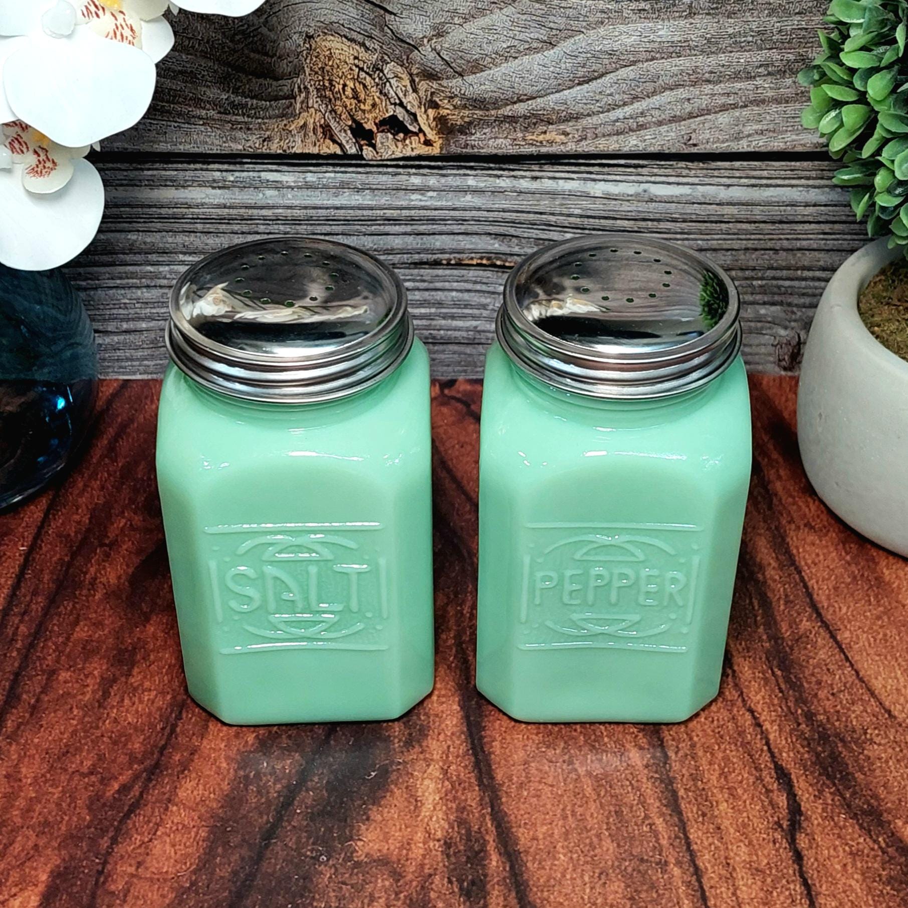 Jadeite Green Glass Salt & Pepper Shaker Set, LRG - Depression