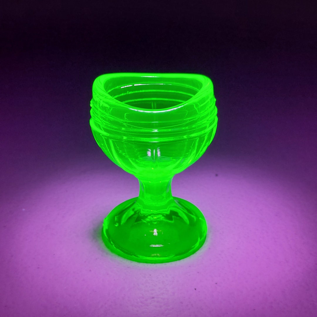 Green Vaseline Glass Uranium Glow Raised Rib Pedestal Eye Wash Cup