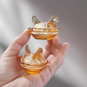 2 Pink Amber Depression Style Glass Hen on Nest Chicken Salt Cellar Dip Dish - Vintage Style Farmhouse Decor, Covered Bowl with Lid, Rooster