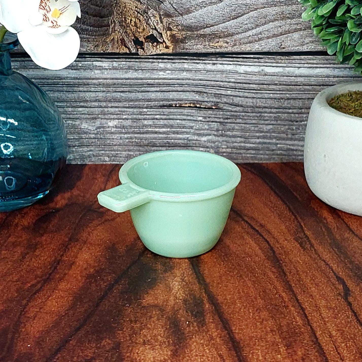 Green Jadeite Glass Measuring Cups, Vintage Farmhouse