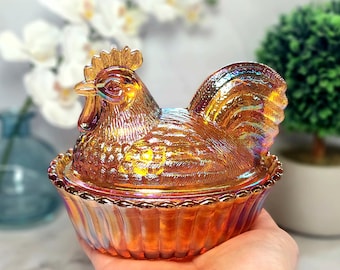 Indiana Glass Company Hen on Nest - Closed Beading, Stippled Nest