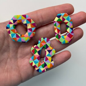 Pendientes de arcilla polimérica / Patrón patchwork / Accesorios hechos a mano imagen 5