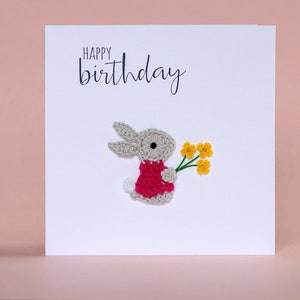 Carte de lapin faite main, carte d'anniversaire de fille au crochet, carte de maman, carte d'anniversaire personnalisée, carte d'anniversaire d'enfant