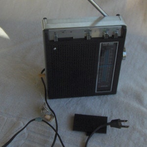 Vintage MGA Solid State AM/FM Portable Radio