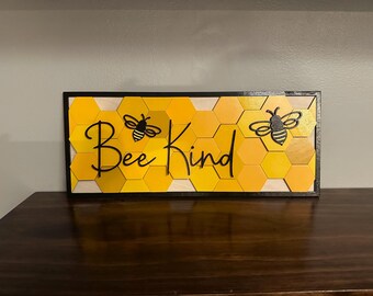 Letrero "Bee Kind" / Decoración de pared con abejas / Letrero de madera estilo granja / Decoración del hogar estilo cottagecore / Regalo de abeja / Adorno de pared rústico