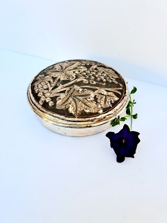 Silverplated jewelry box, ornate jewelry box, flo… - image 3