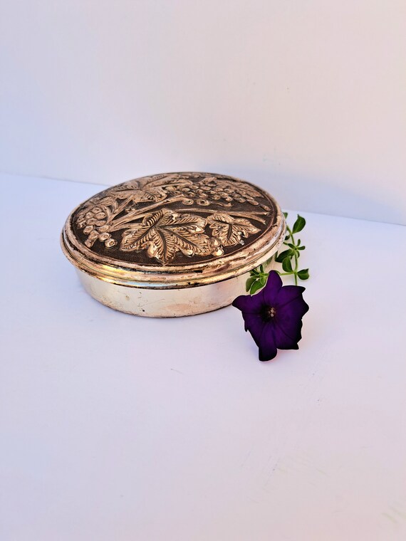 Silverplated jewelry box, ornate jewelry box, flo… - image 4