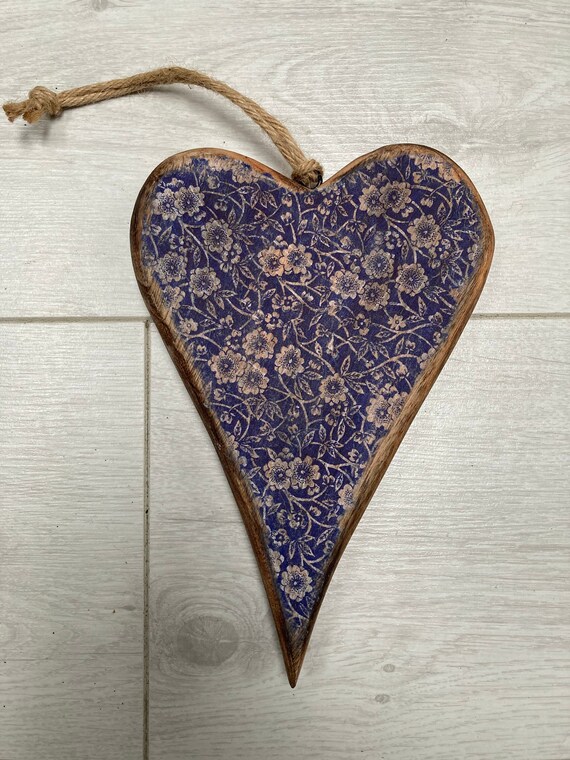 How to Update Some Wooden Hearts With Decoupage