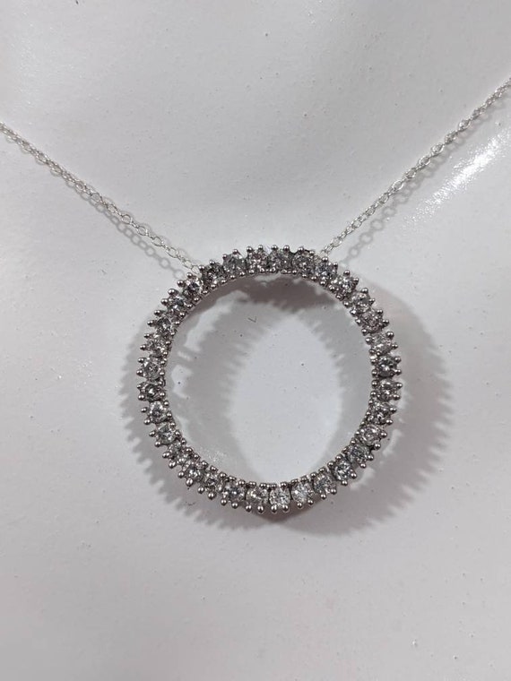 14kt gold and .75ct white diamond circle pendant - image 5