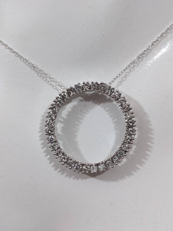 14kt gold and .75ct white diamond circle pendant - image 8